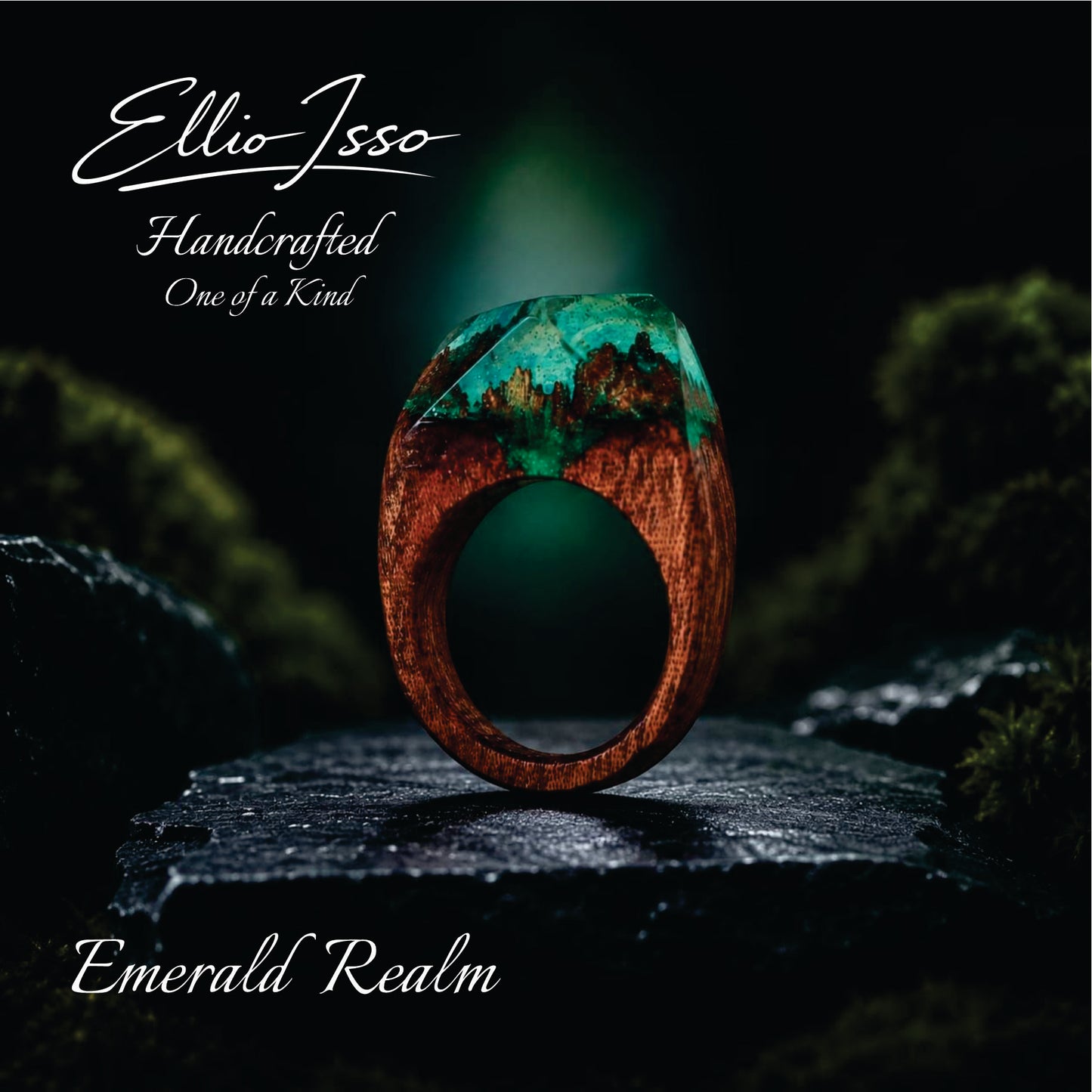 Ellio Isso "Emerald Realm" – Handcrafted Forest Green and Hidden Treasure Ring