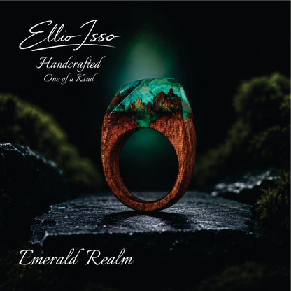 Ellio Isso "Emerald Realm" – Handcrafted Forest Green and Hidden Treasure Ring