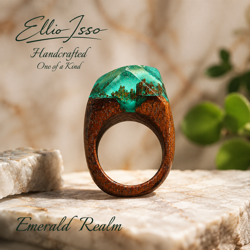 Ellio Isso "Emerald Realm" – Handcrafted Forest Green and Hidden Treasure Ring