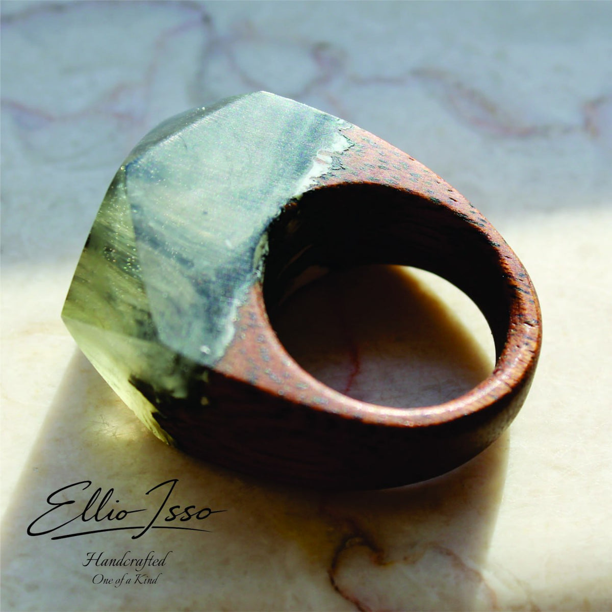 Ellio Isso "Ancient Flame" – Handcrafted Fiery Wood and Spirit of Nature Ring
