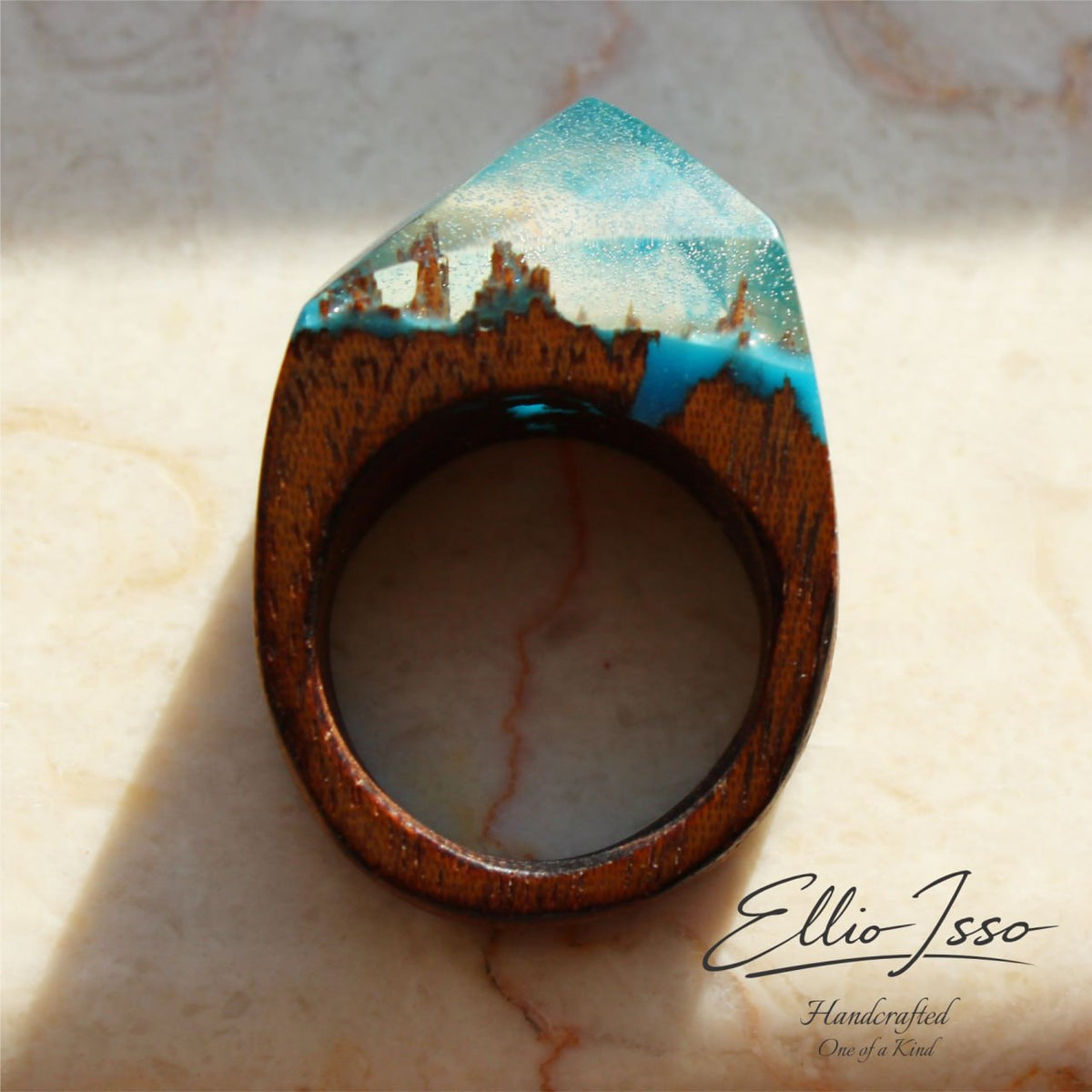 Ellio Isso "Azure Peaks" – Handcrafted Mountain Silhouette and Blue Sky Ring