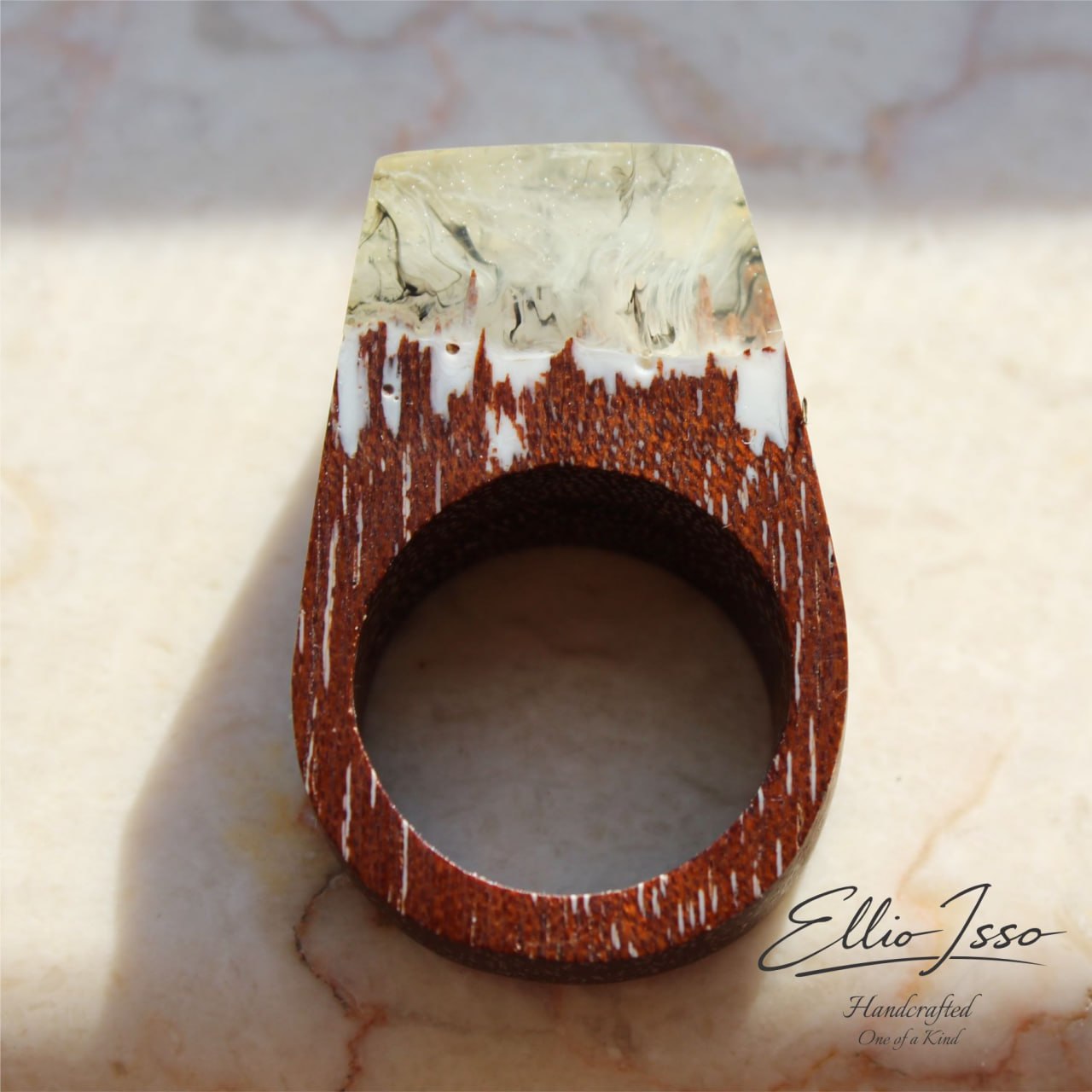 Ellio Isso "Frozen Ember" – Handcrafted Natural Wood and Premium Epoxy Resin Ring