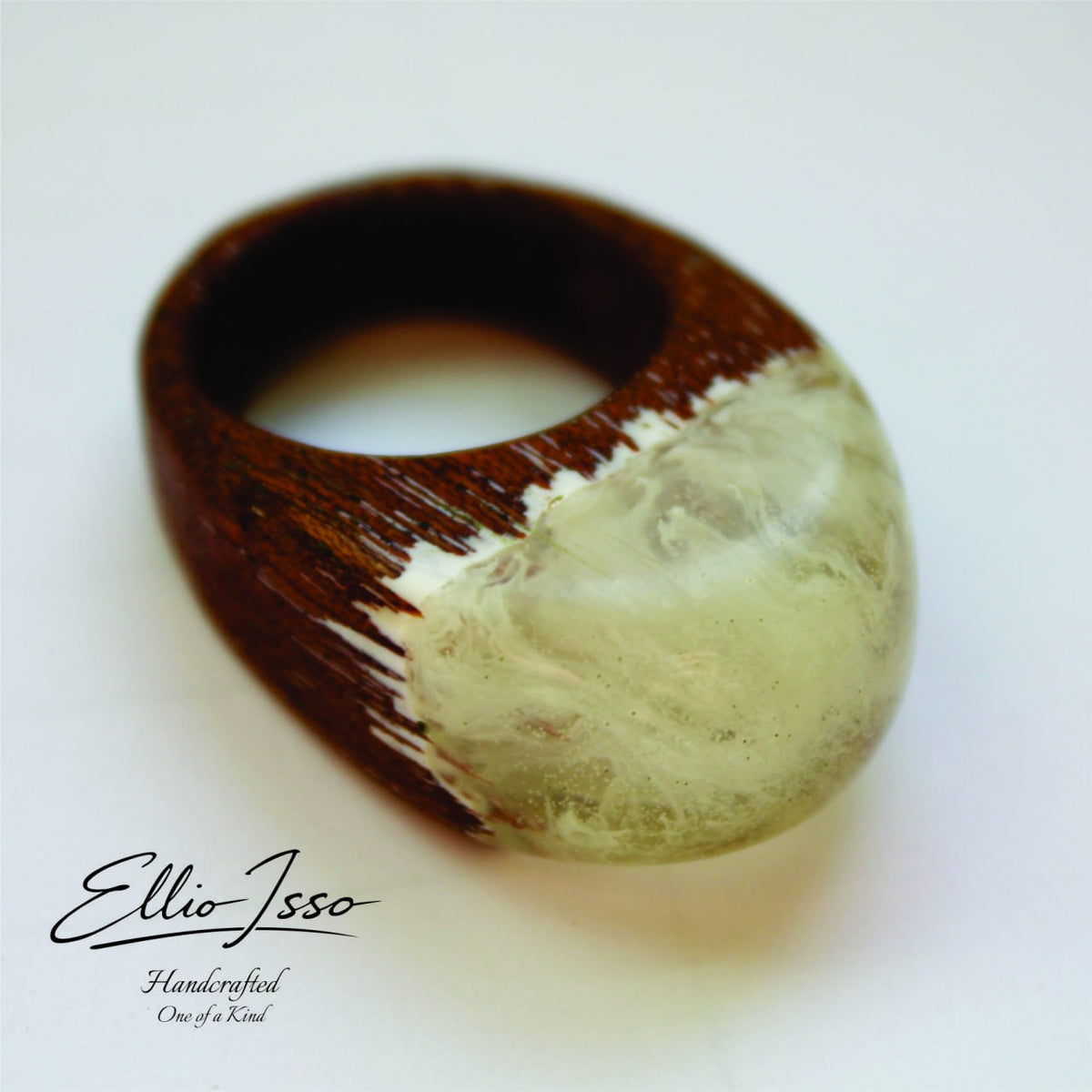 Ellio Isso "Arctic Crown" – Handcrafted Ice Crystal and Pure Strength Ring