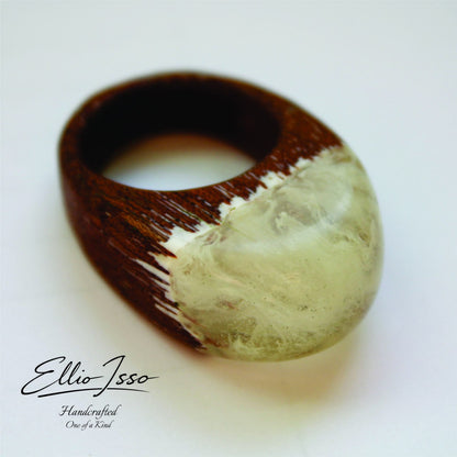 Ellio Isso "Arctic Crown" – Handcrafted Ice Crystal and Pure Strength Ring