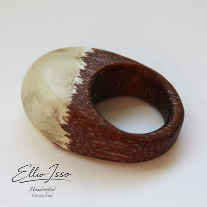 Ellio Isso "Arctic Crown" – Handcrafted Ice Crystal and Pure Strength Ring